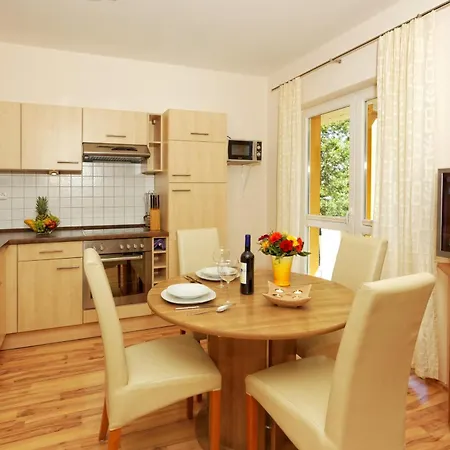 Seestrasse Apartment *